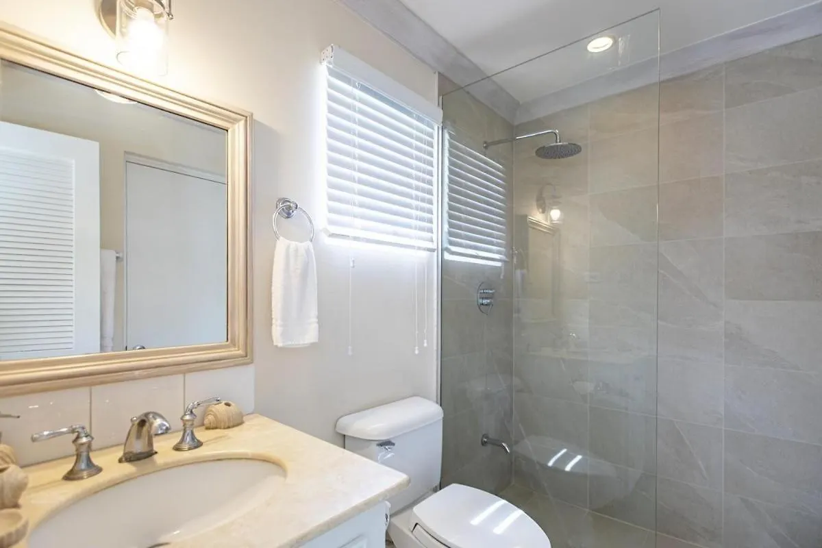 Whitesands G6 By Barbados Sothebys International Realty Speightstown Apartamento